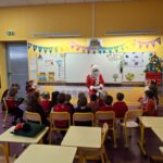 le-pere-noel-en-visite-a-lecole-saint-joseph